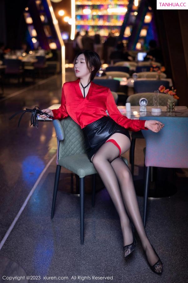江真真  [XiuRen]高清写真图 2023.04.06 No.6529 江真真 黑丝短裙第11张图片